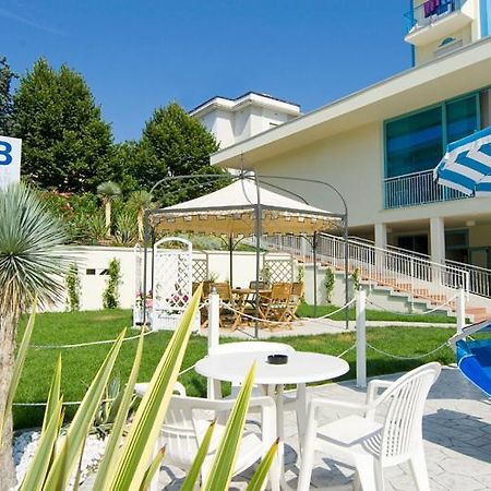 Hotel Bolivar Lido di Jesolo Exterior foto