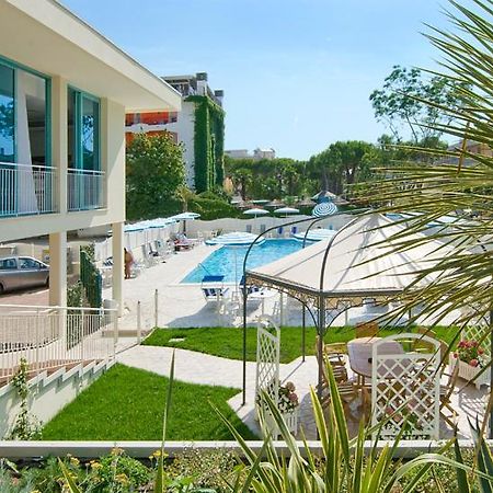 Hotel Bolivar Lido di Jesolo Exterior foto